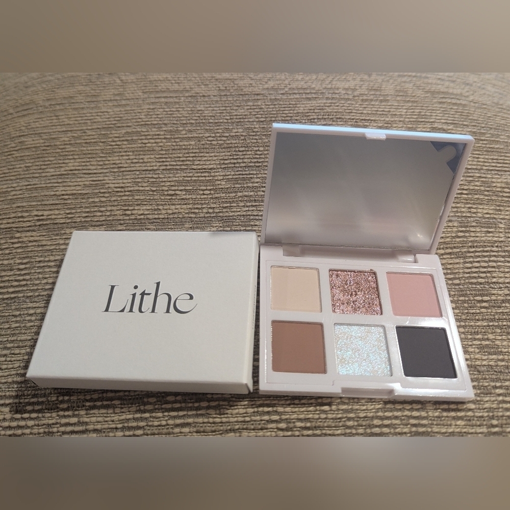 NIB Lithe Astral Eyeshadow Palette
